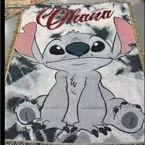 Disney Stitch Ohana Woven Throw Blanket